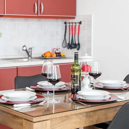 Sara アパート ツリクヴェニツァ