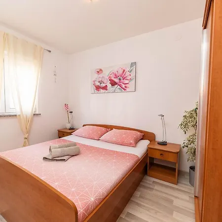 Sara * ツリクヴェニツァ