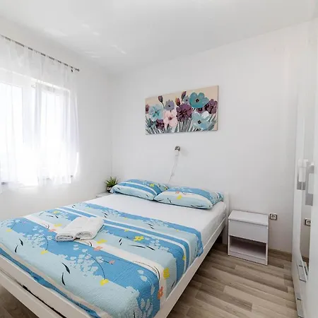 アパート Sara ツリクヴェニツァ